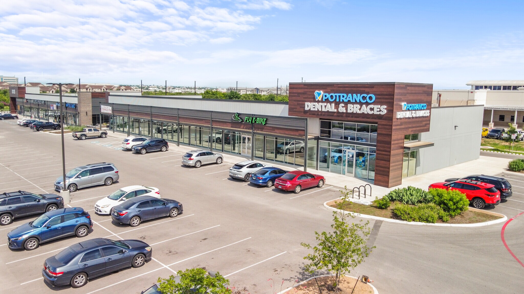 Potranco & Ingram Rd, San Antonio, TX à vendre Photo du bâtiment- Image 1 de 1