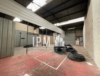 Plus de détails pour Local d'activités à louer