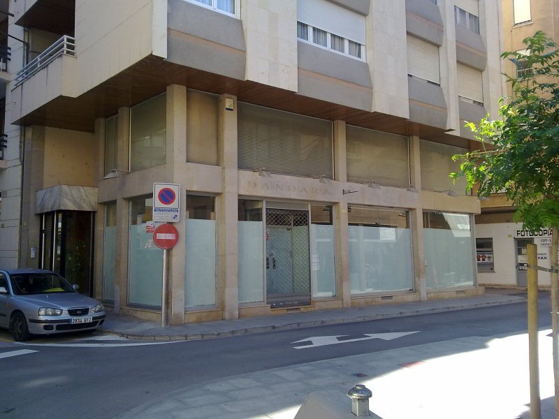 Retail in Tortosa, Tarragona for lease Construction Photo- Image 1 of 8