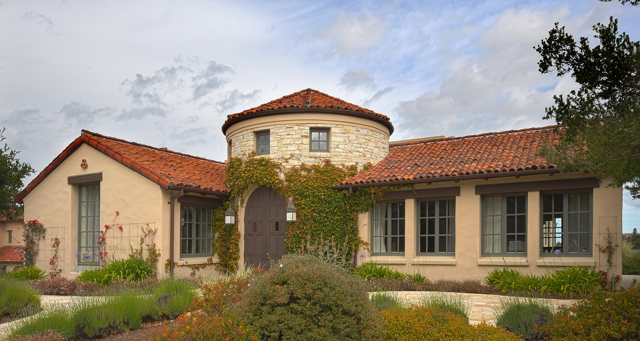 10 Harris Ct, Monterey, CA à louer Photo du b timent- Image 1 de 12