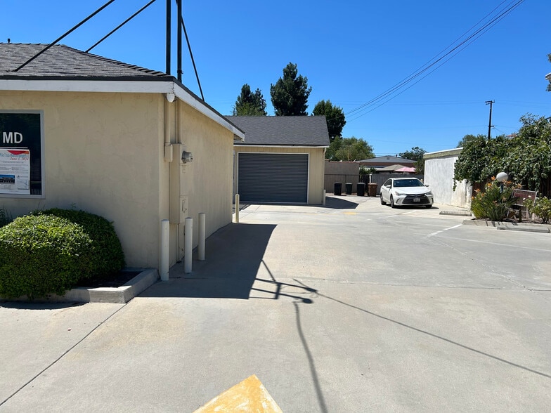 125 N Euclid Ave, Fullerton, CA for lease - Building Photo - Image 2 of 13