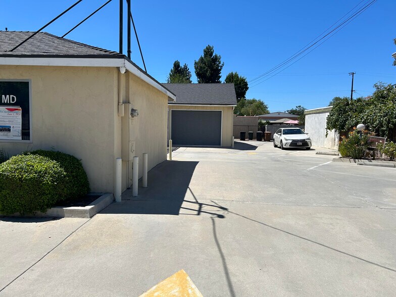 125 N Euclid Ave, Fullerton, CA à louer - Photo du bâtiment - Image 2 de 13