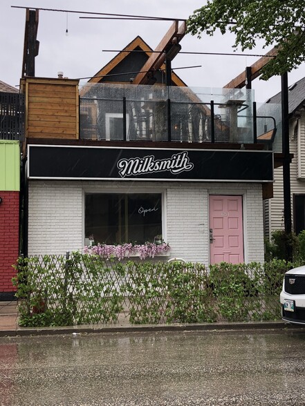 651 Corydon Av, Winnipeg, MB for sale - Building Photo - Image 3 of 5