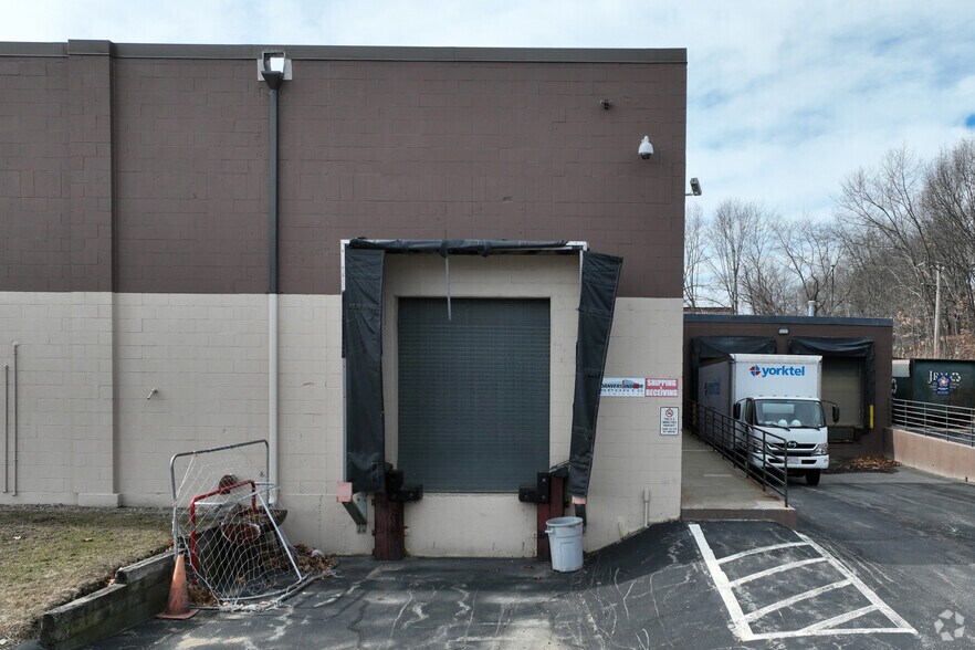 33 Upton Dr, Wilmington, MA à louer - Photo du bâtiment - Image 3 de 5