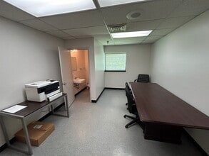 8831 Satyr Hill Rd, Parkville, MD for lease Interior Photo- Image 2 of 4