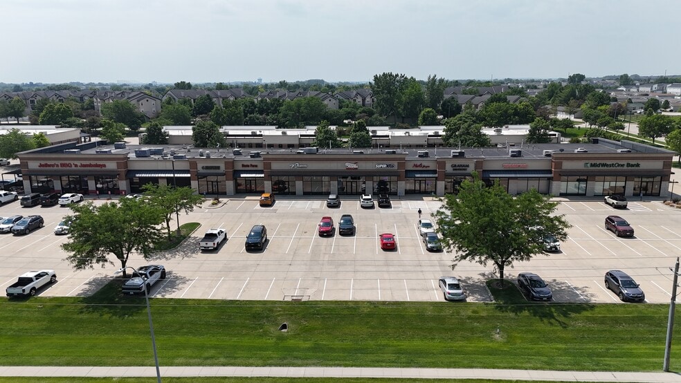 94th St & University Ave, West Des Moines, IA for lease - Building Photo - Image 3 of 14