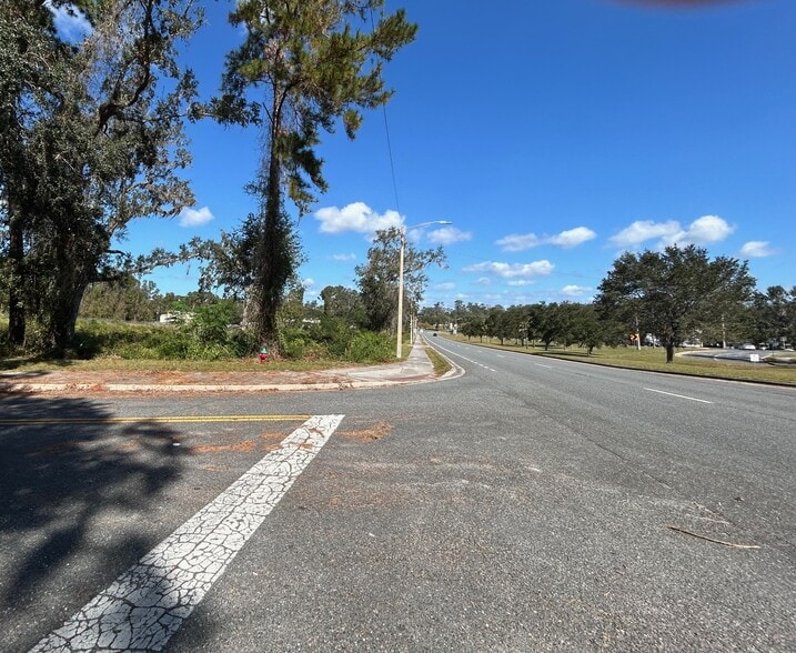 353 SW Tracy Pl, Lake City, FL à vendre - Photo du bâtiment - Image 2 de 3