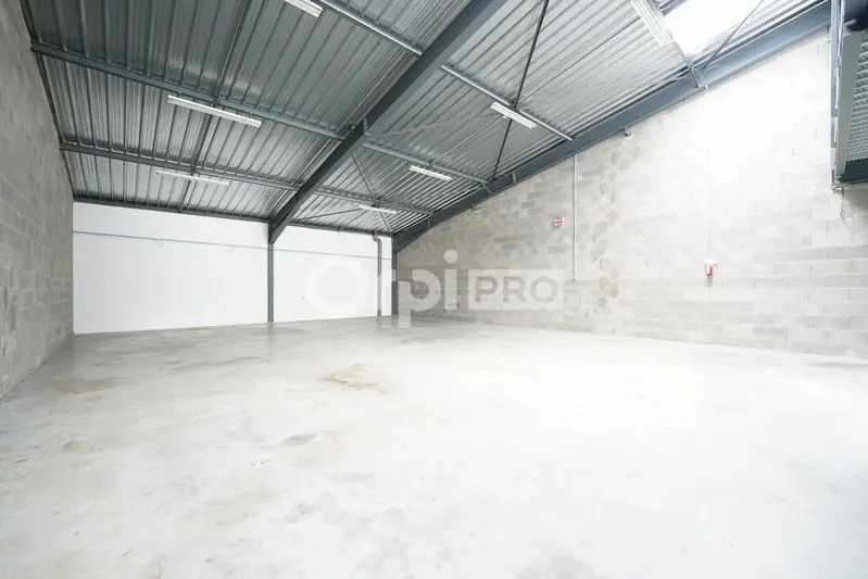 6 Chemin Des Gorges, Dardilly for lease - Interior Photo - Image 2 of 8