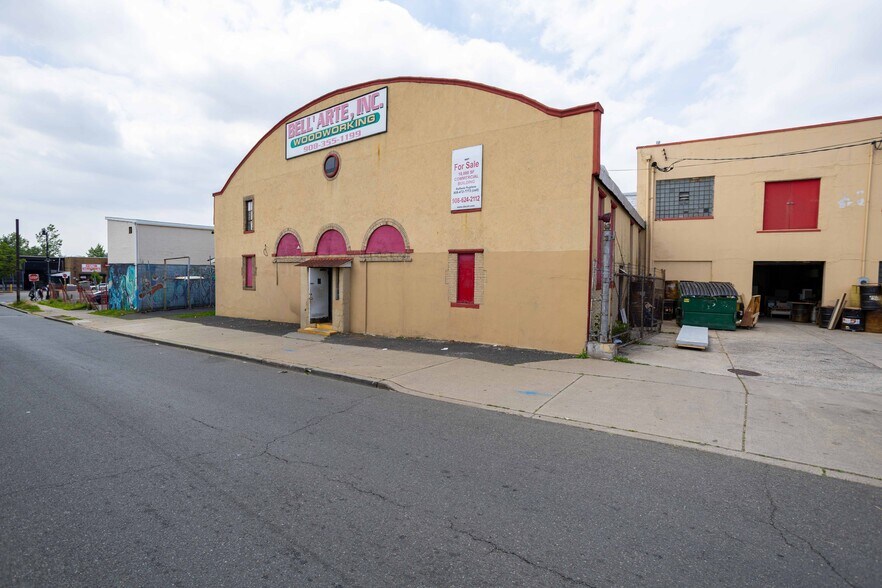 10-24 W Mravlag Pl, Elizabeth, NJ à vendre - Photo du bâtiment - Image 2 de 17