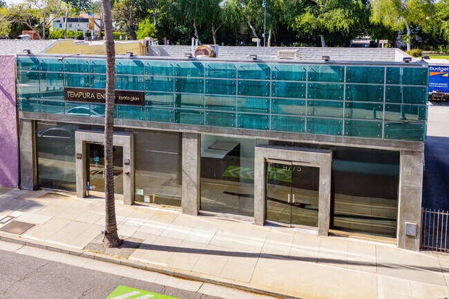 Plus de détails pour 9777 Santa Monica Blvd, Beverly Hills, CA - Commerce de détail à vendre