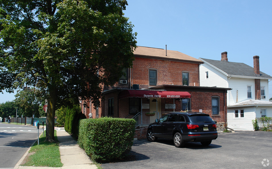 117 Grand Ave, Hackettstown, NJ for lease - Building Photo - Image 2 of 3