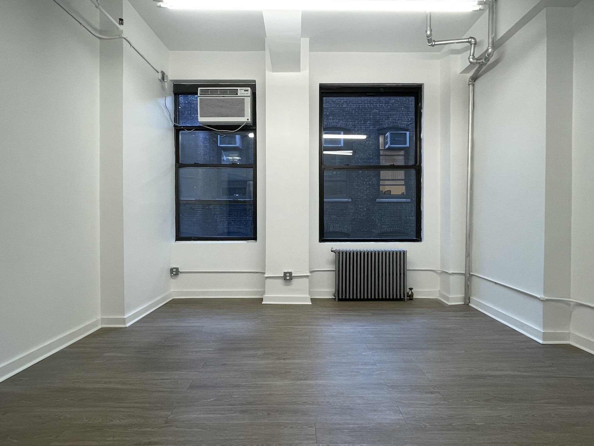 252 W 38th St, New York, NY for lease Building Photo- Image 1 of 3