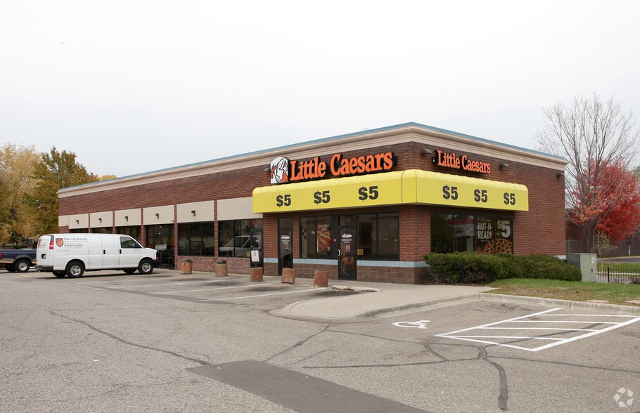 902 W Broadway Ave, Minneapolis, MN for sale - Primary Photo - Image 1 of 2