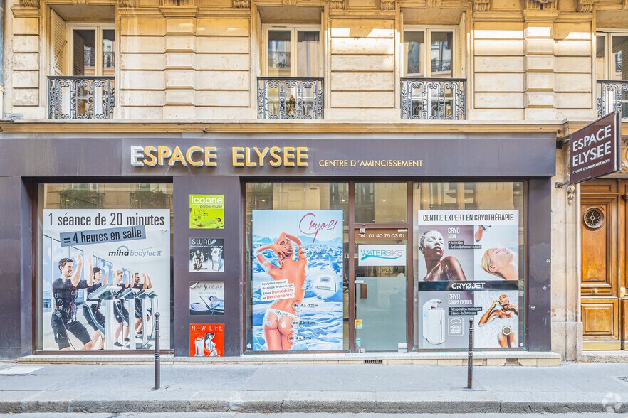 37 Bis Rue Du Colisée, Paris à louer - Photo du bâtiment - Image 3 de 3