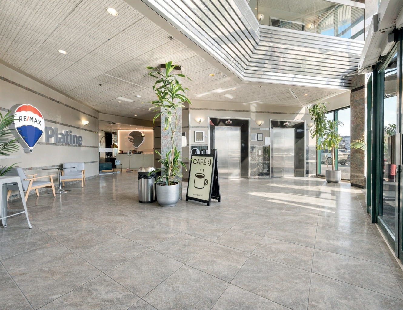 1850 Rue Panama, Brossard, QC for lease Lobby- Image 1 of 11