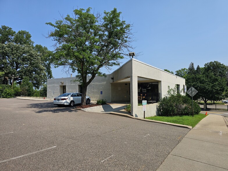 3359 W Broadway Ave, Minneapolis, MN for sale - Building Photo - Image 1 of 4