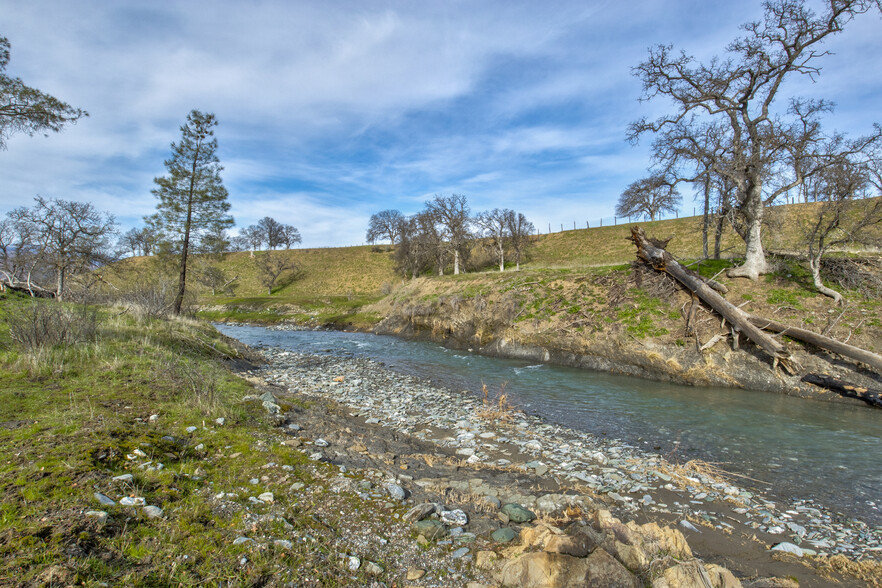 3685 Co. Road, Elk Creek, CA à vendre - Photo du b timent - Image 1 de 91