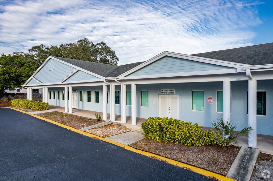 1417 S Belcher Rd, Clearwater, FL à louer - Photo du bâtiment - Image 2 de 21