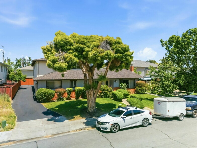 651 Belladonna Ct, Sunnyvale, CA for sale - Building Photo - Image 2 of 17