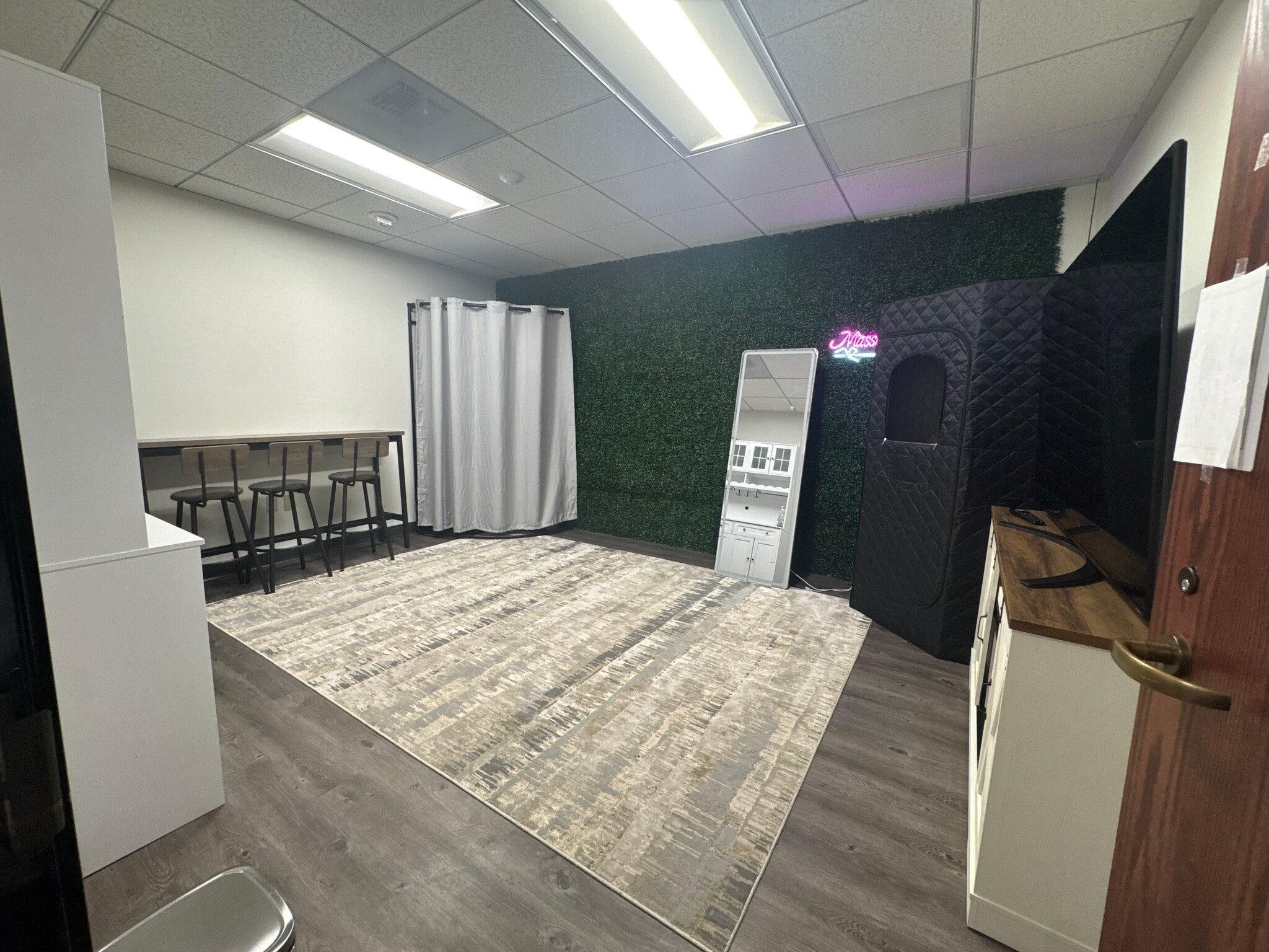 5757 W Century Blvd, Los Angeles, CA for lease Interior Photo- Image 1 of 2
