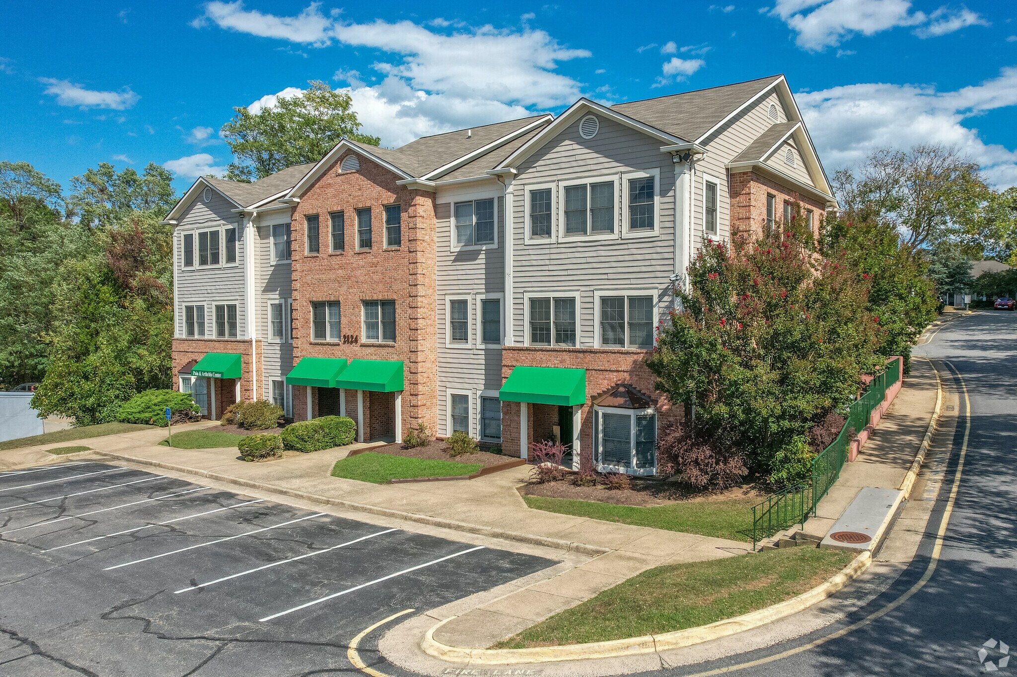 2124 Richmond Hwy, Stafford, VA à louer Photo du bâtiment- Image 1 de 12