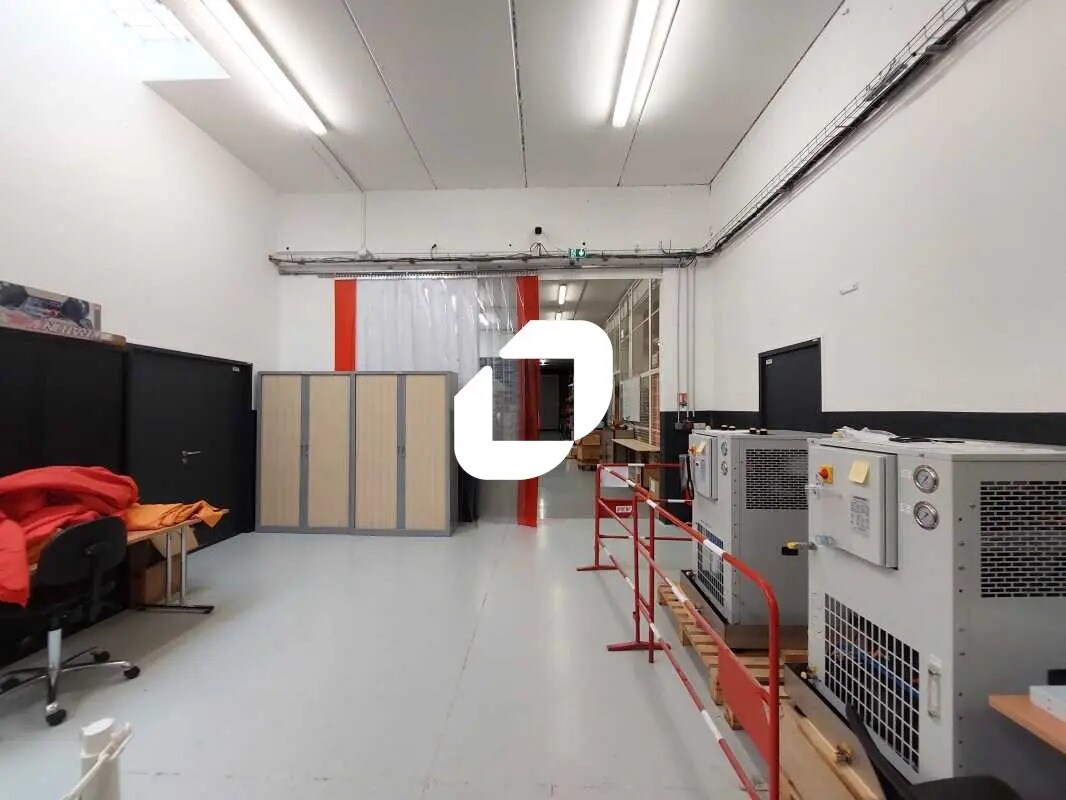 4 Rue Albert Einstein, Trappes for lease Interior Photo- Image 1 of 12