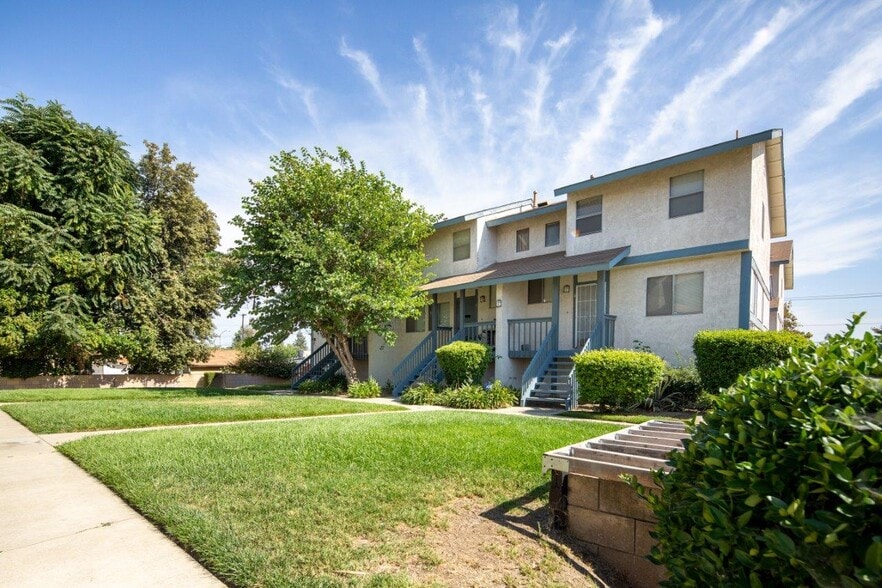 716 W Phillips St, Ontario, CA for sale - Building Photo - Image 2 of 32