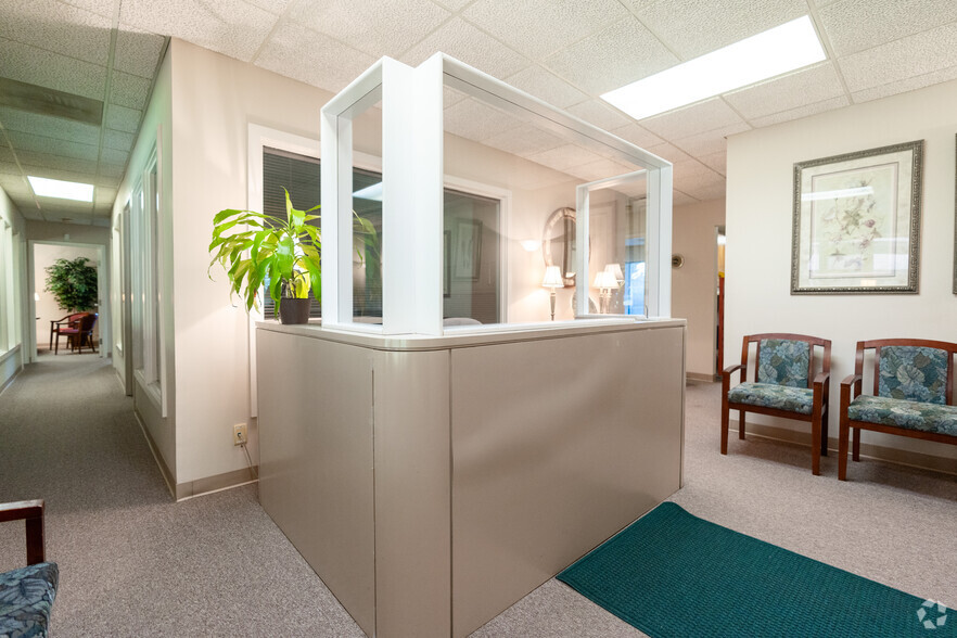 1911 Hillandale Rd, Durham, NC for lease - Lobby - Image 3 of 23