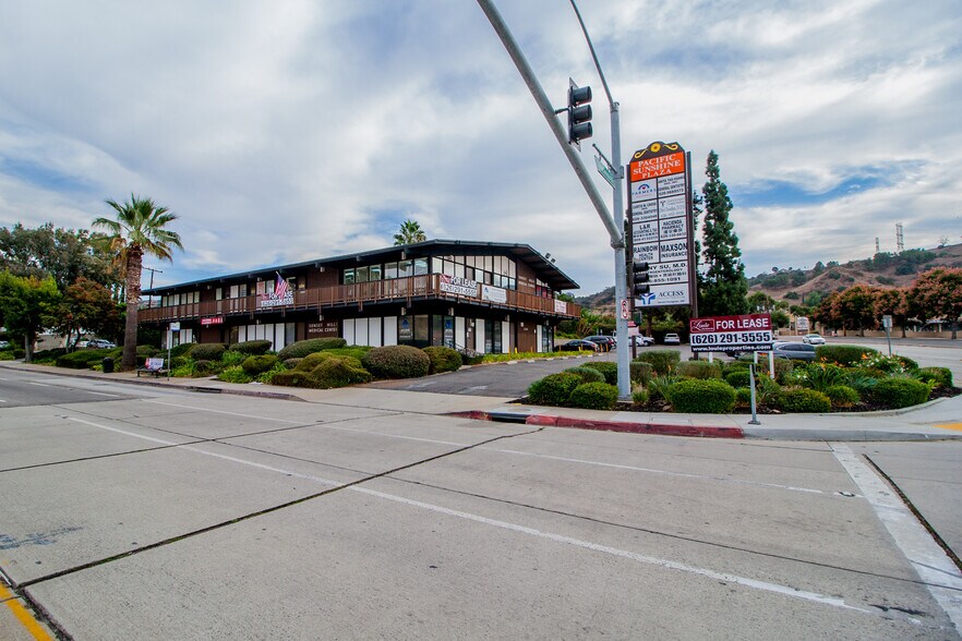 3120 S Hacienda Blvd, Hacienda Heights, CA à louer - Photo du bâtiment - Image 2 de 14