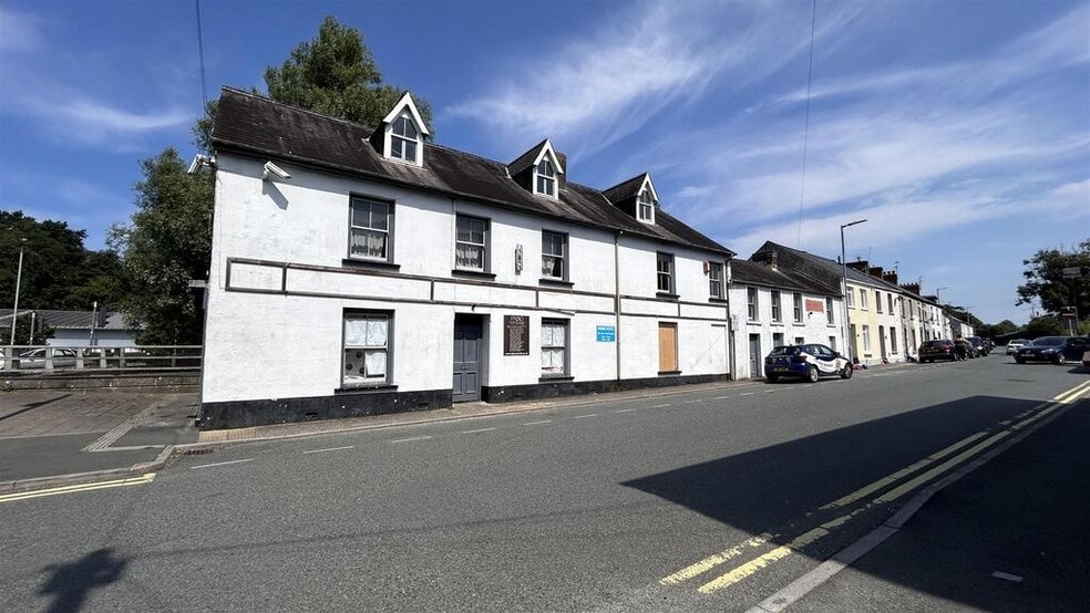 34-38 Cartlett, Haverfordwest for sale - Building Photo - Image 2 of 30