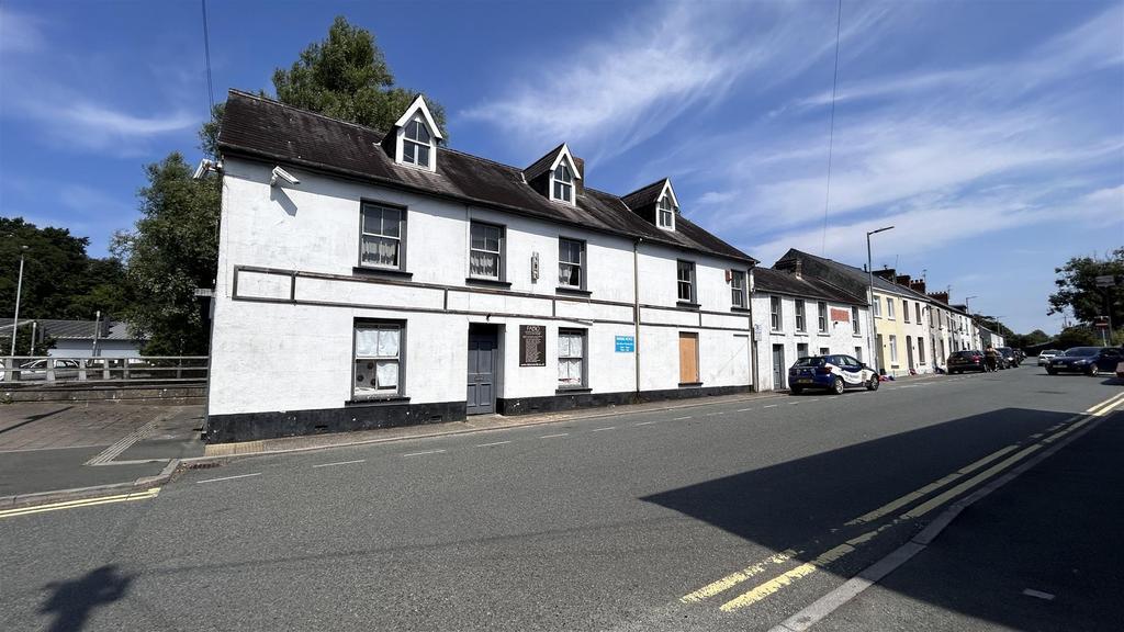 34-38 Cartlett, Haverfordwest à vendre Photo du bâtiment- Image 1 de 30