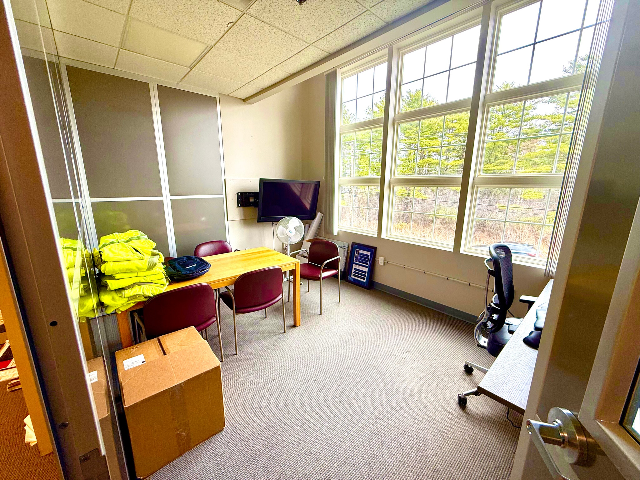 324 Cummings Rd, South Portland, ME for lease Interior Photo- Image 1 of 7