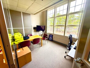 324 Cummings Rd, South Portland, ME for lease Interior Photo- Image 1 of 7