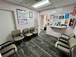 1900 E Northern Pky, Baltimore, MD for lease Interior Photo- Image 1 of 10