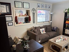 30 Pointe Cir, Greenville, SC for lease Interior Photo- Image 2 of 20