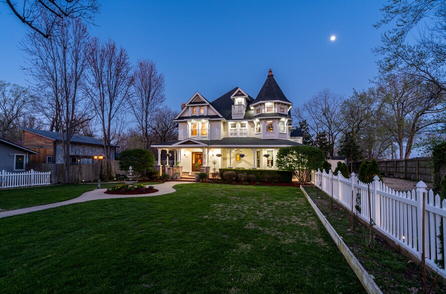 306 N Main St, Bentonville, AR à vendre - Photo du bâtiment - Image 3 de 53