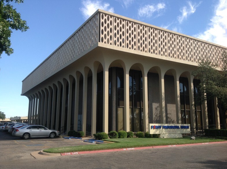 3300 S 14th St, Abilene, TX à louer - Photo du bâtiment - Image 3 de 3