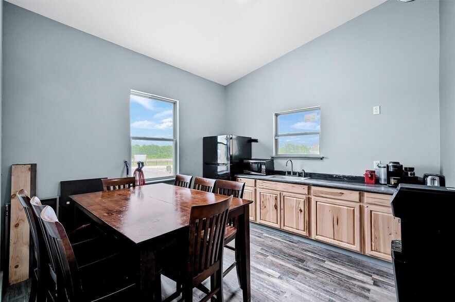 28400 W US Highway 82, Sherman, TX à vendre - Photo du bâtiment - Image 2 de 8