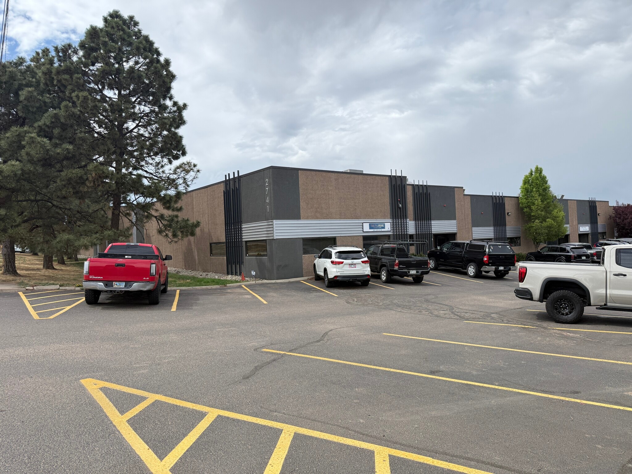 2741 W Oxford Ave, Englewood, CO à louer Photo du bâtiment- Image 1 de 3