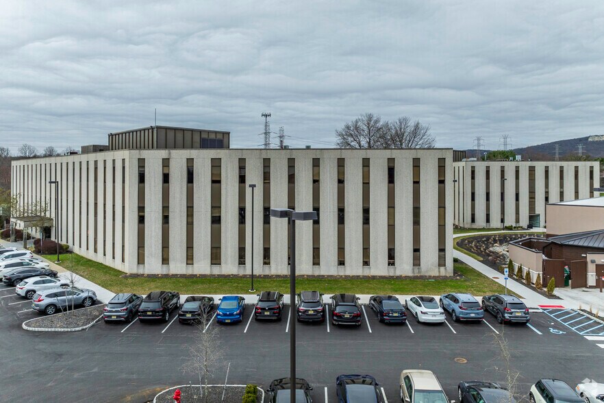 1719 State Route 10, Parsippany, NJ à louer - Photo du bâtiment - Image 2 de 6
