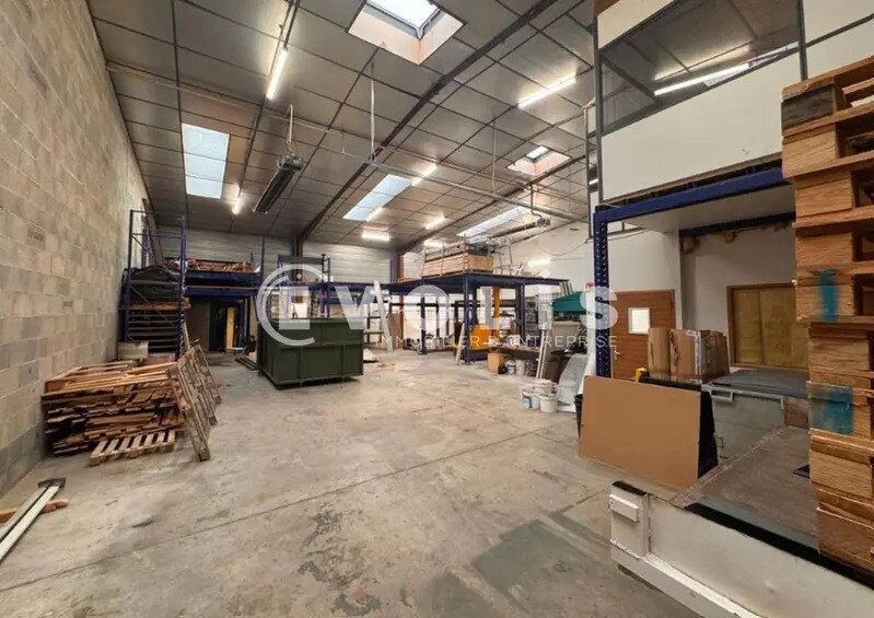 Office in Chassieu for lease - Interior Photo - Image 2 of 11