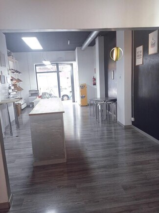 Plus de détails pour Multi-résidentiel à vendre