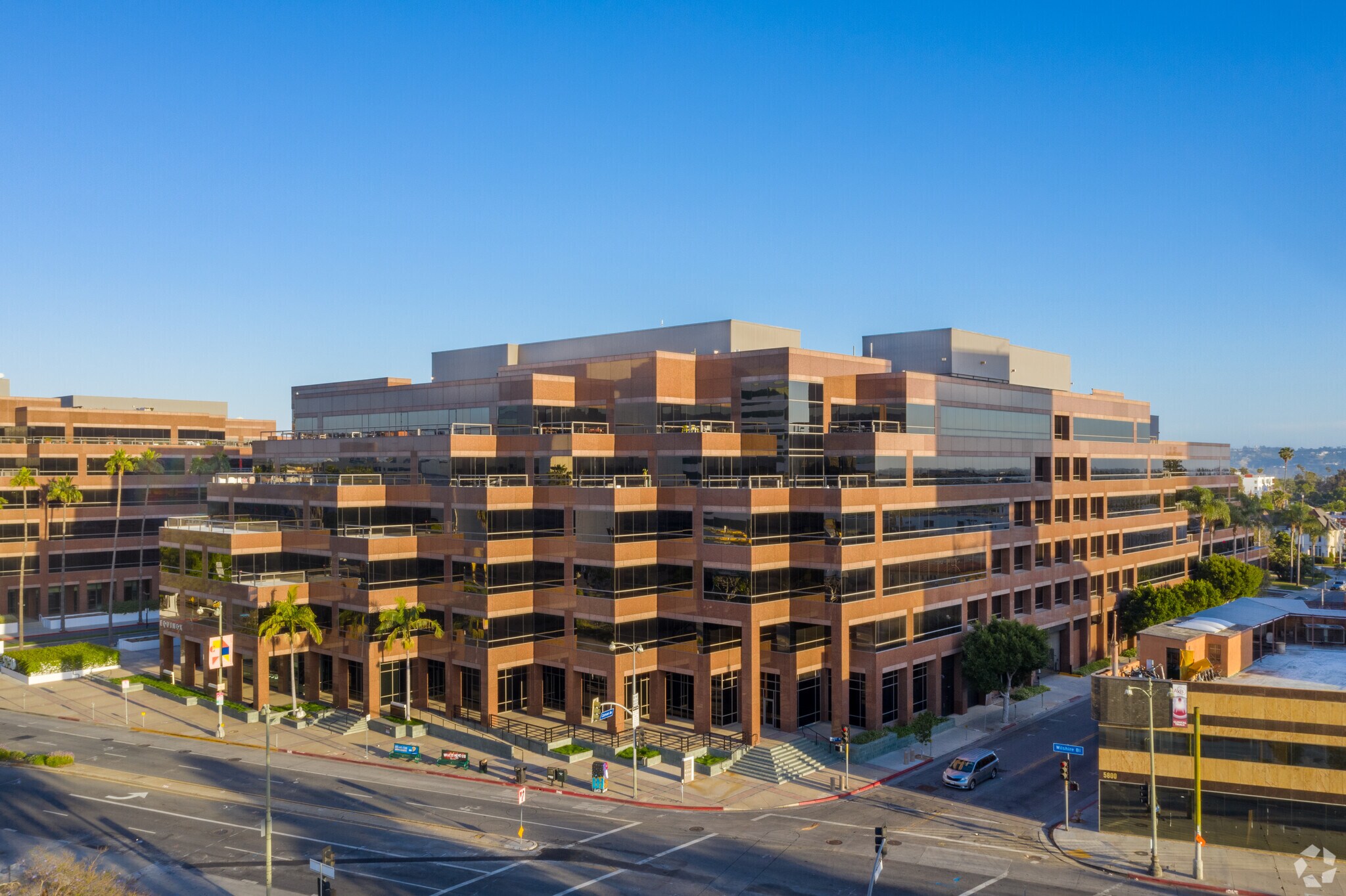 5750 Wilshire Blvd, Los Angeles, CA for lease Primary Photo- Image 1 of 8