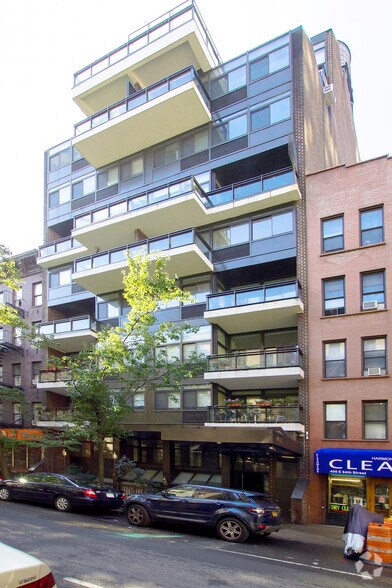 400 E 64th St, New York, NY à louer - Photo du bâtiment - Image 3 de 13