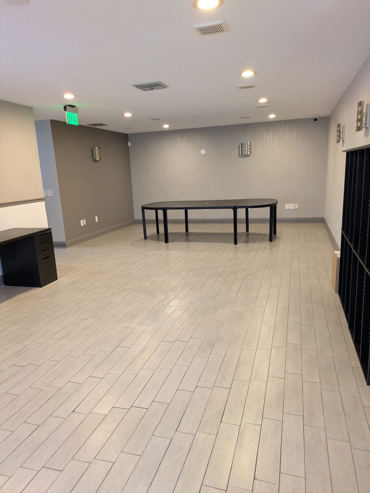5426 Crafts St, New Port Richey, FL for lease Interior Photo- Image 1 of 4