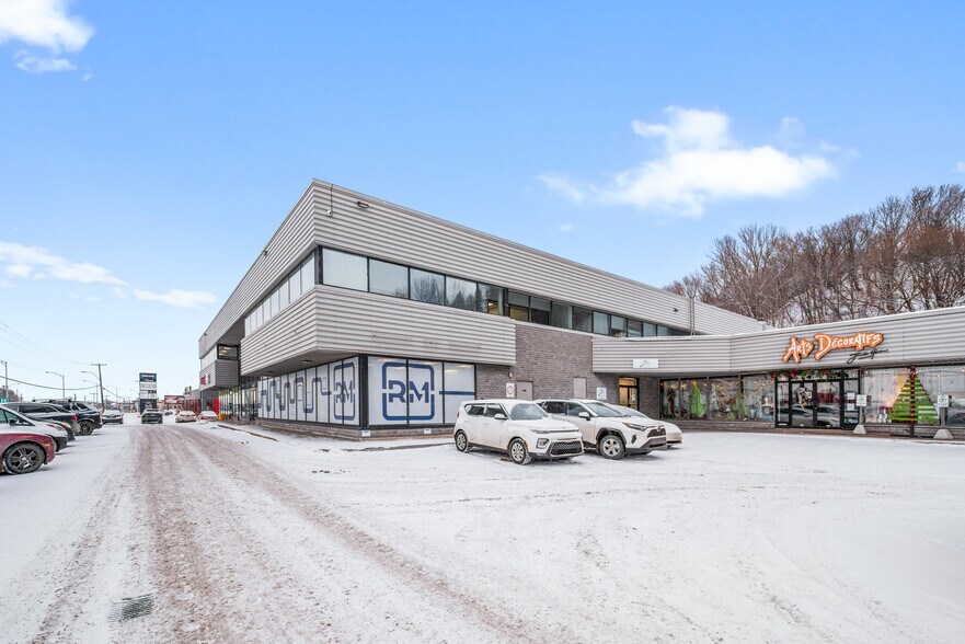 1415 St Frank-Carrel, Québec, QC à louer - Photo du bâtiment - Image 2 de 5
