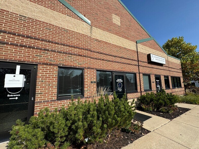 510 S Maple Rd, Ann Arbor, MI à louer - Photo du bâtiment - Image 2 de 14