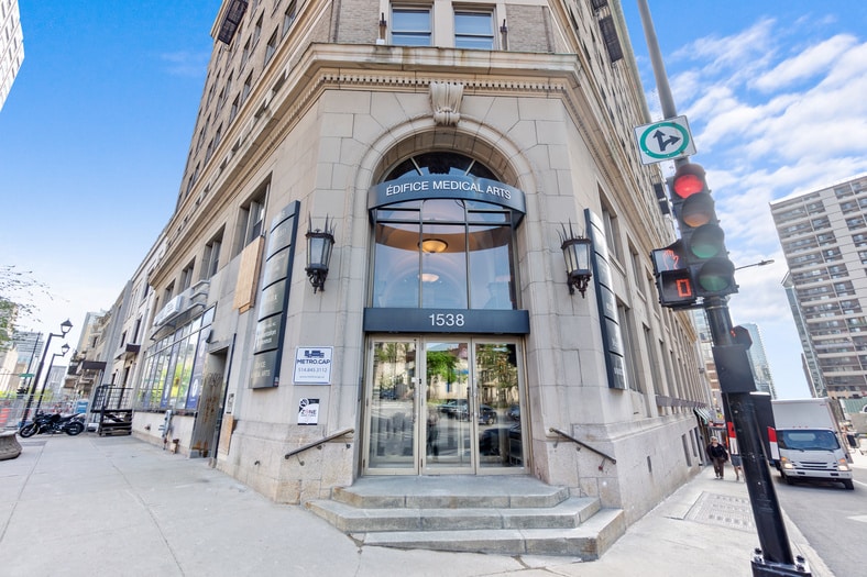 1538 Rue Sherbrooke O, Montréal, QC à louer - Photo du bâtiment - Image 3 de 17