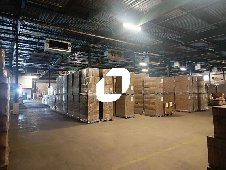 18 Rue Du Puits Dixme, Orly for lease - Building Photo - Image 2 of 7