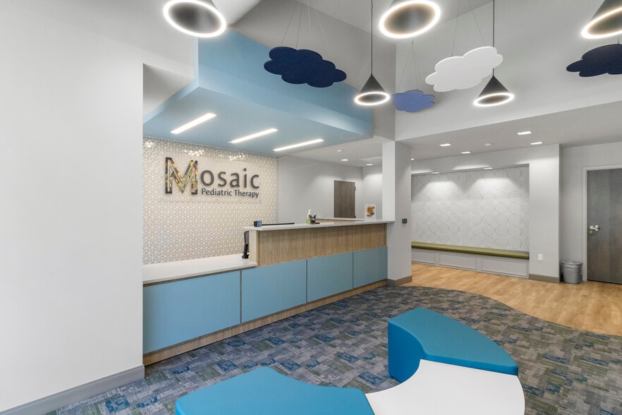 4020 N Roxboro St, Durham, NC for lease - Building Photo - Image 3 of 17